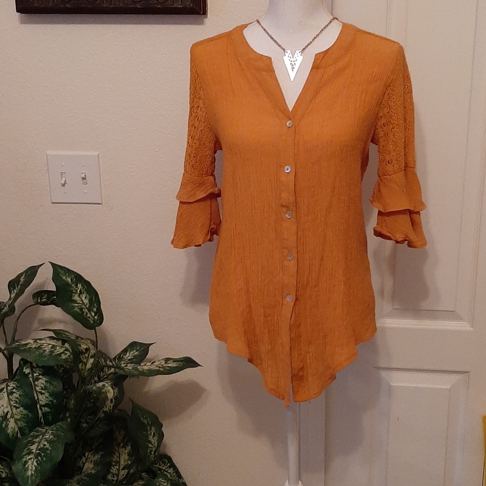 Gorgeous mustard blouse L